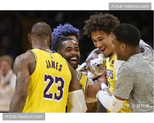 湖人三巨头关键时刻集体低迷 角色球员艾顿21+14难救主